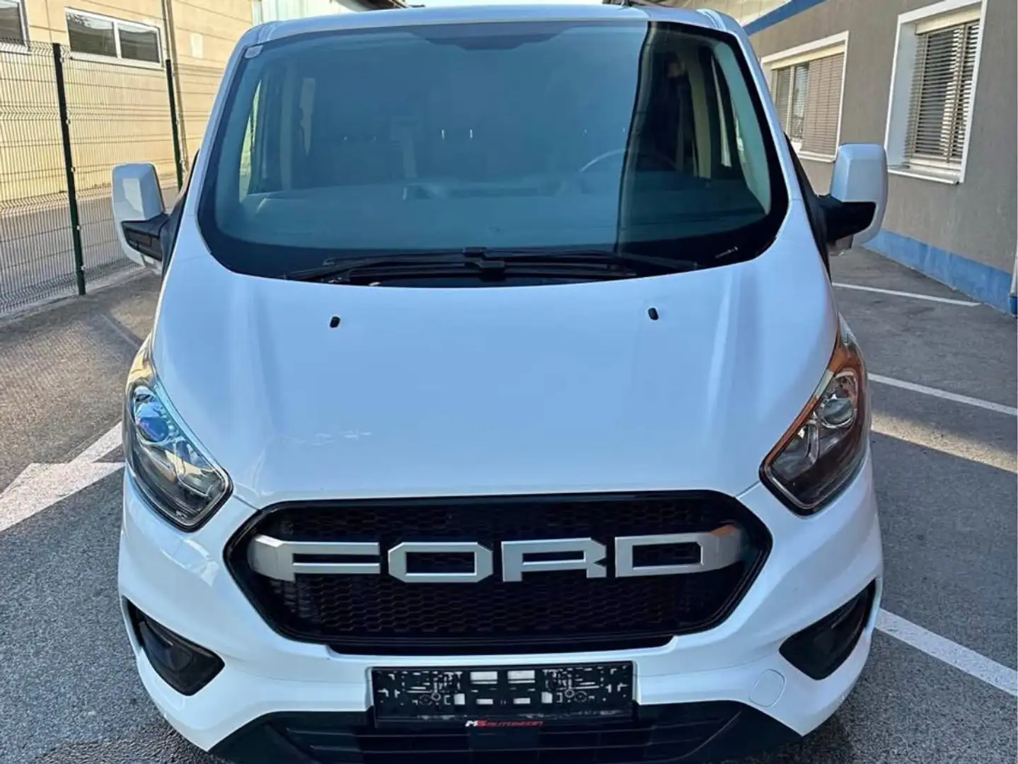 Ford Transit Custom Transit Custom Variobus 2,0 TDCI L2H2 320 Trend Белый - 2