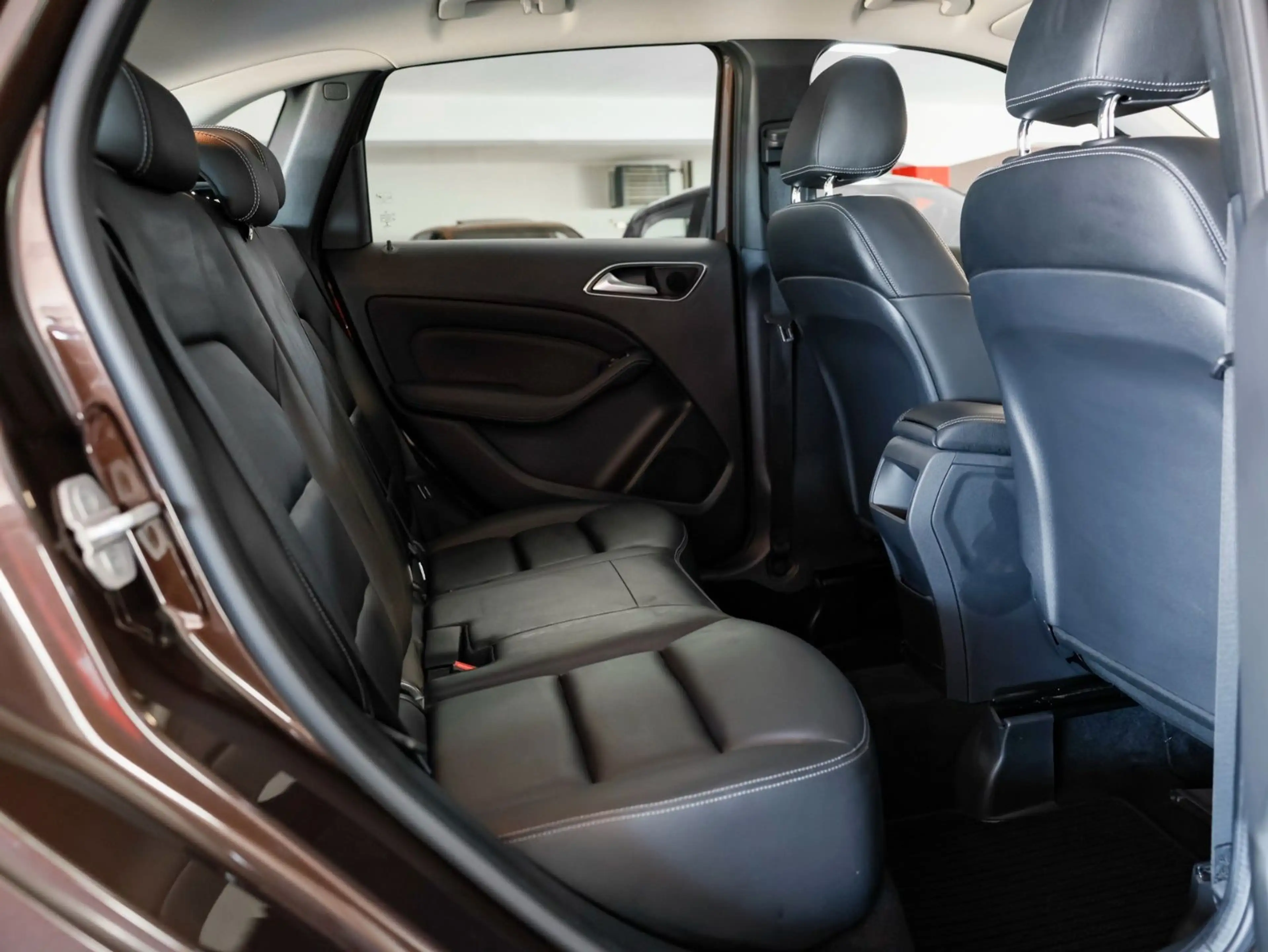 Mercedes-Benz B 200 Automatik *LEDER-MERCEDES ME-PDC-MFL* — photo 8