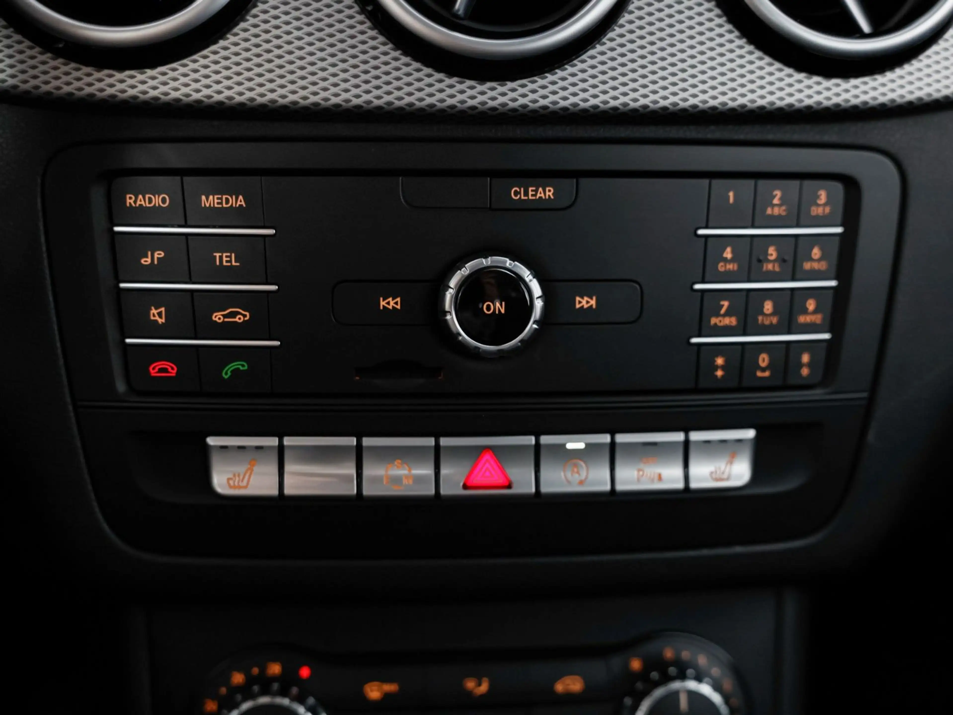 Mercedes-Benz B 200 Automatik *LEDER-MERCEDES ME-PDC-MFL* — photo 13
