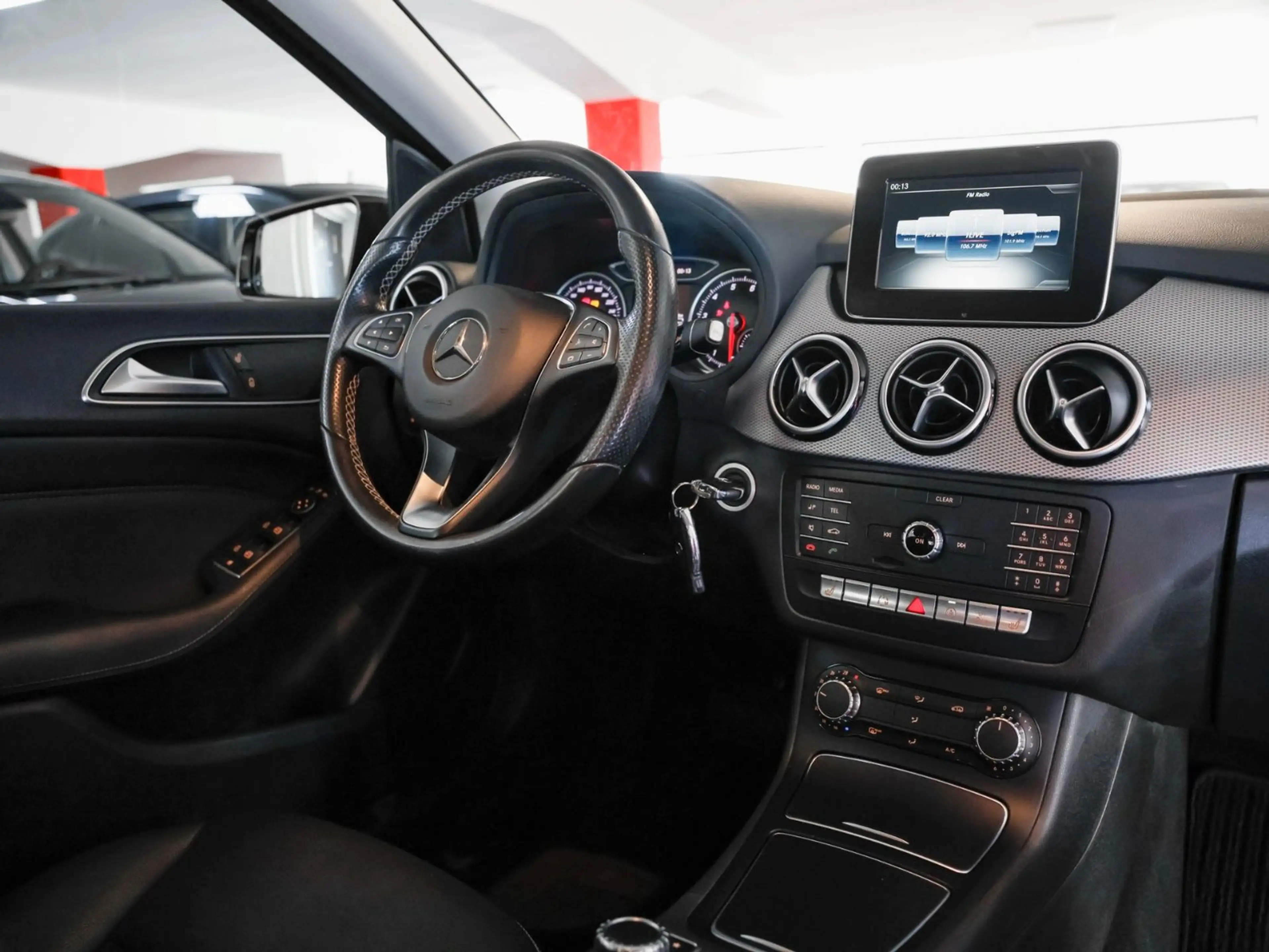 Mercedes-Benz B 200 Automatik *LEDER-MERCEDES ME-PDC-MFL* — photo 9