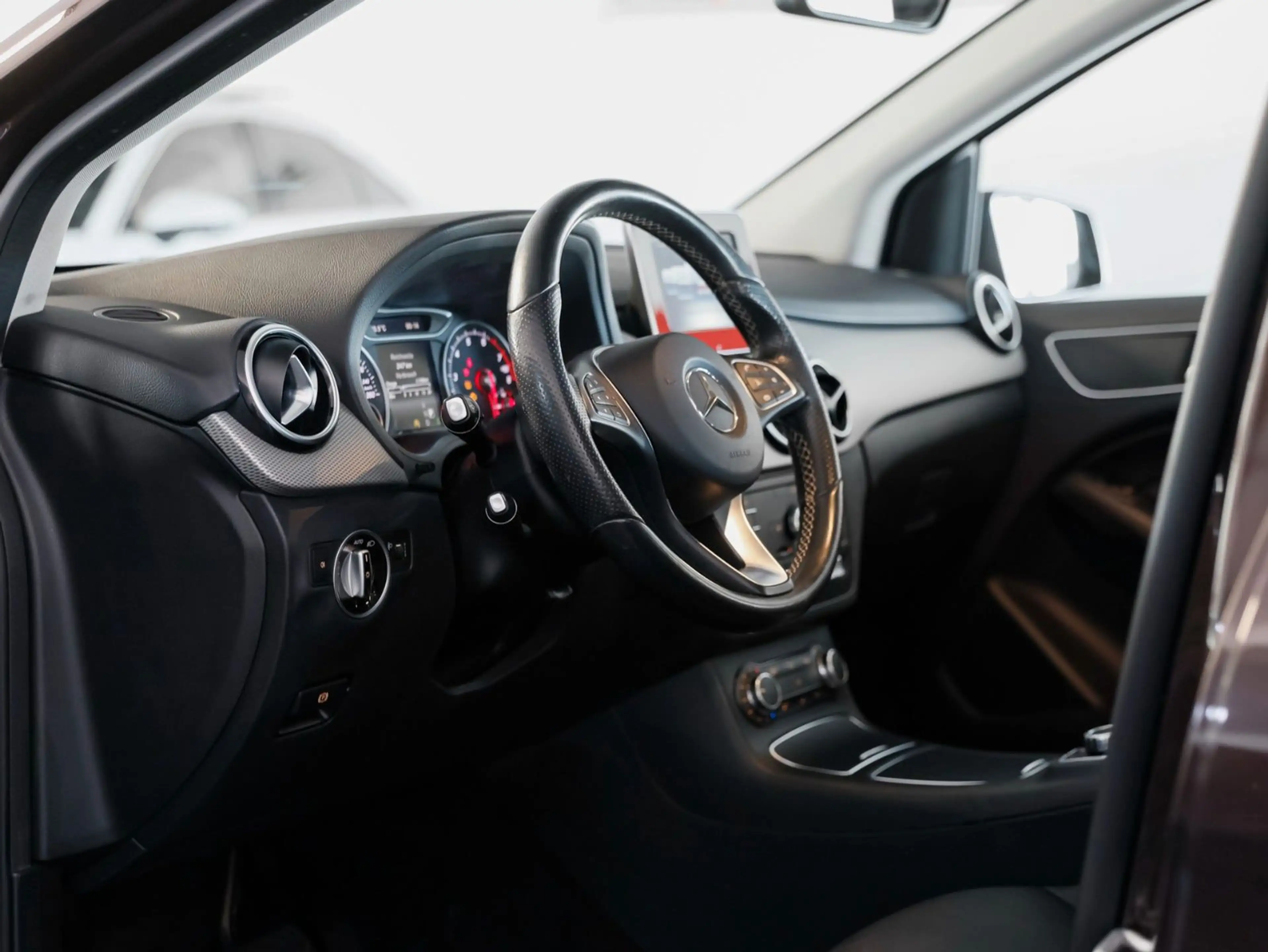 Mercedes-Benz B 200 Automatik *LEDER-MERCEDES ME-PDC-MFL* — photo 11