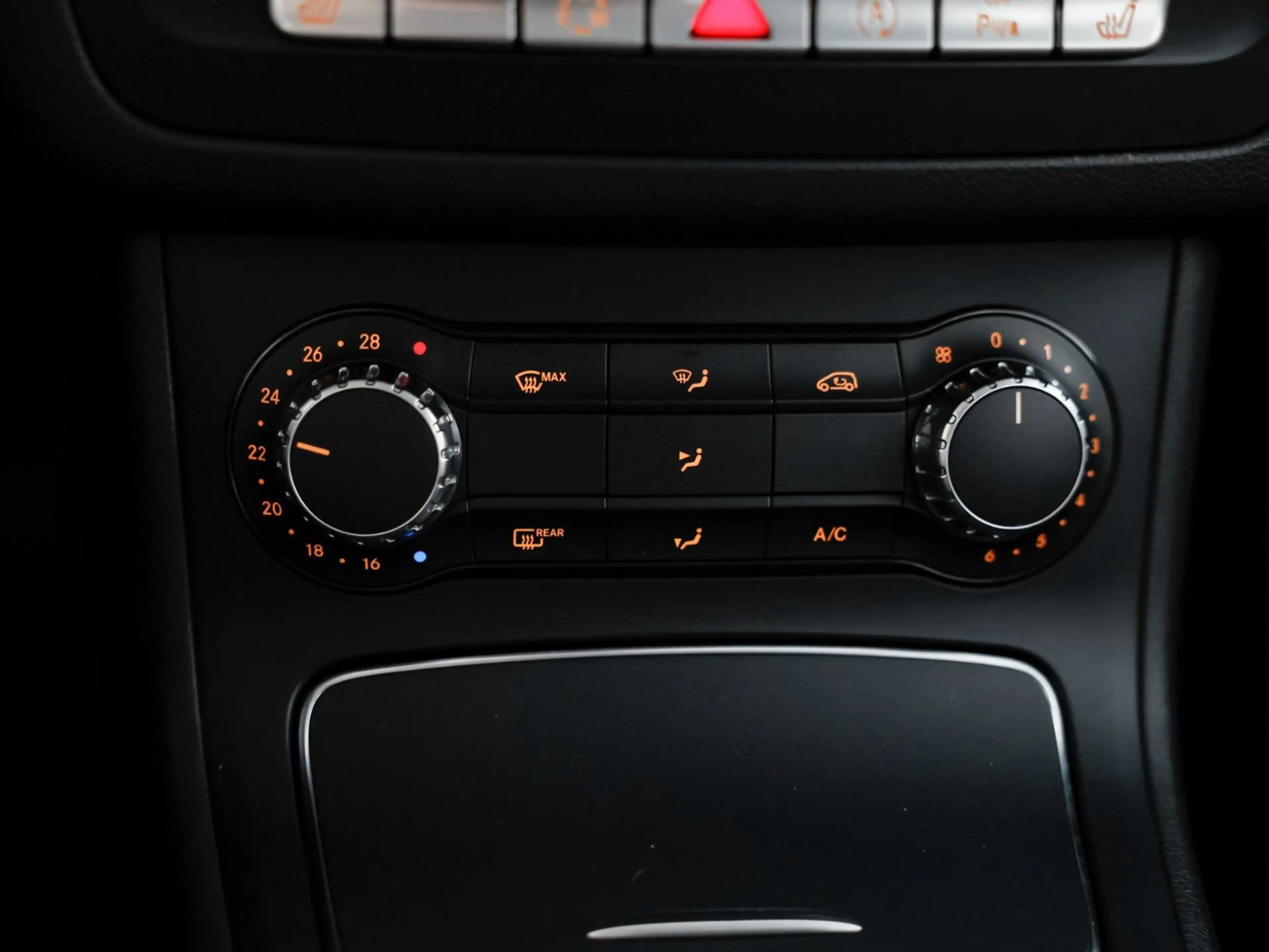 Mercedes-Benz B 200 Automatik *LEDER-MERCEDES ME-PDC-MFL* — photo 14