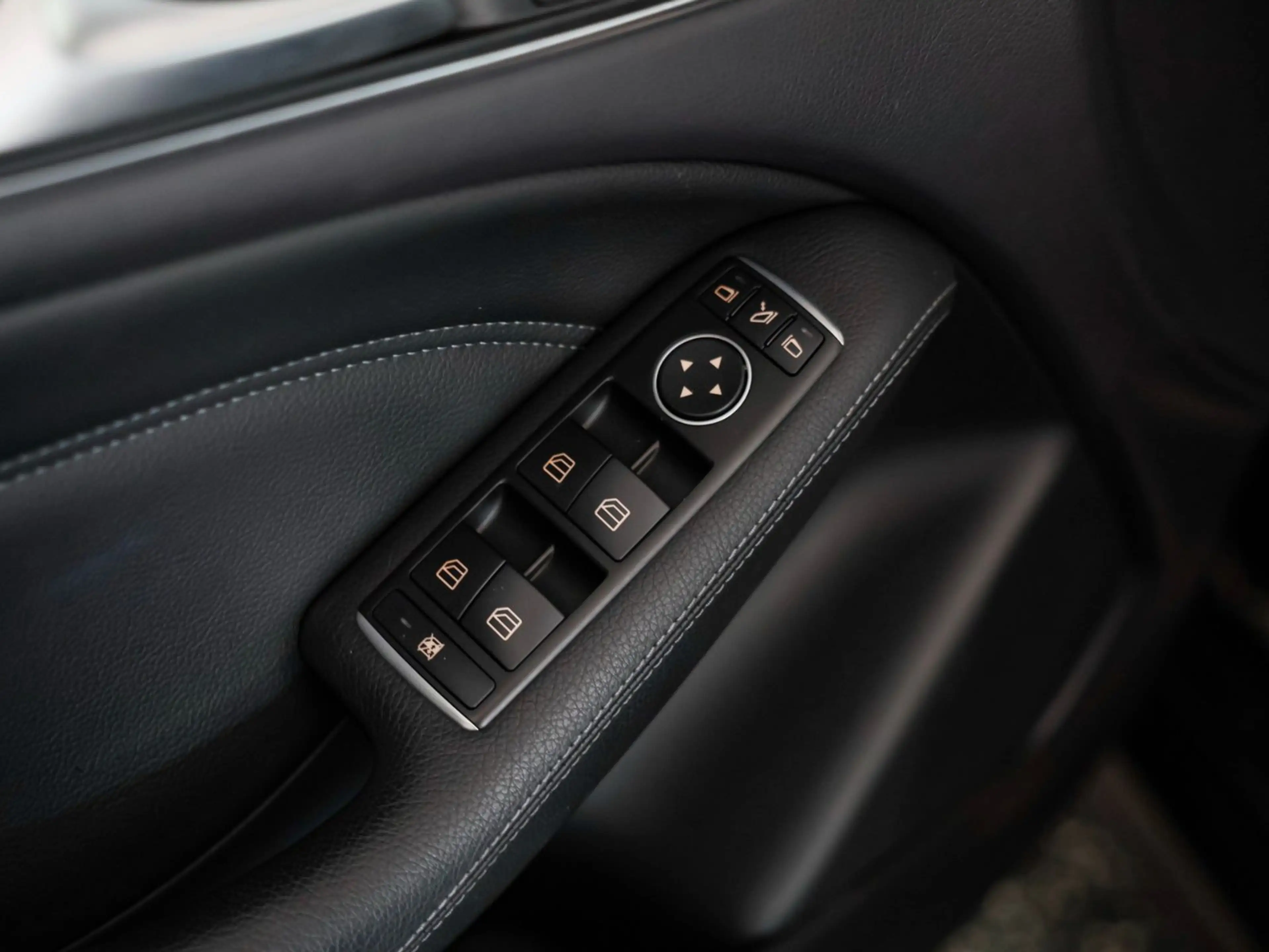 Mercedes-Benz B 200 Automatik *LEDER-MERCEDES ME-PDC-MFL* — photo 12