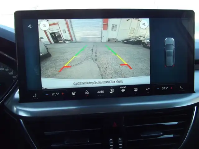 Ford Focus view 12