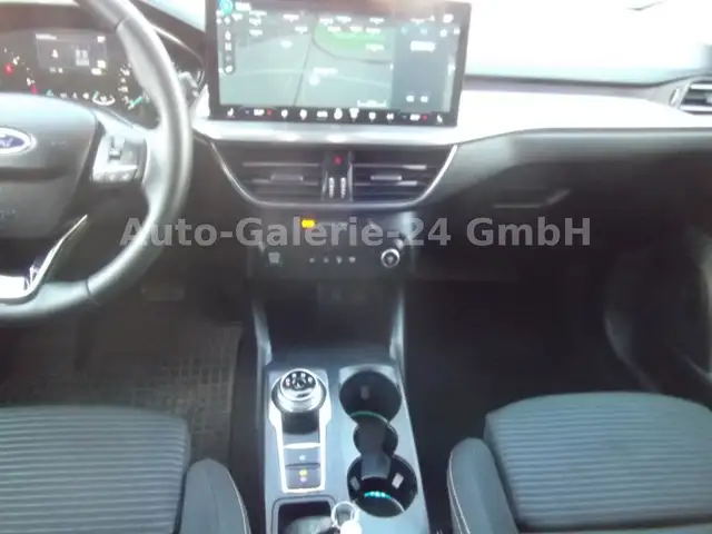 Ford Focus view 14