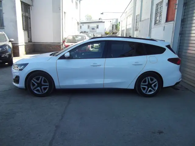 Ford Focus view 7