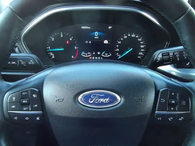 Ford Focus view 11