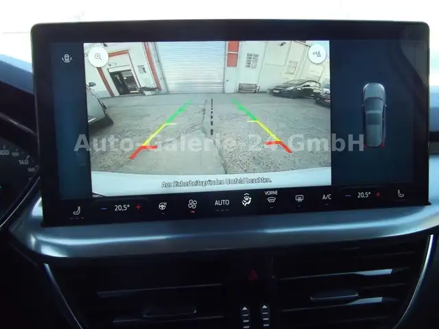 Ford Focus view 12
