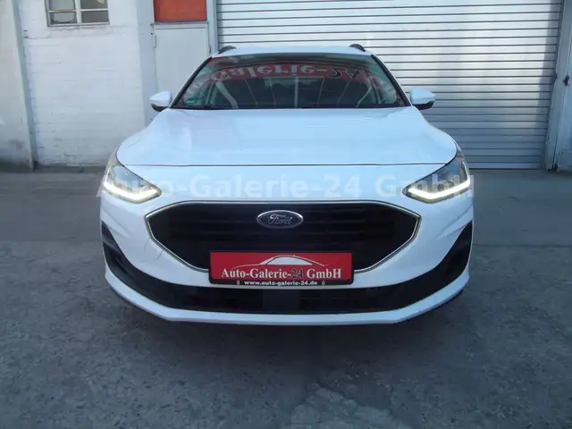 Ford Focus view 2