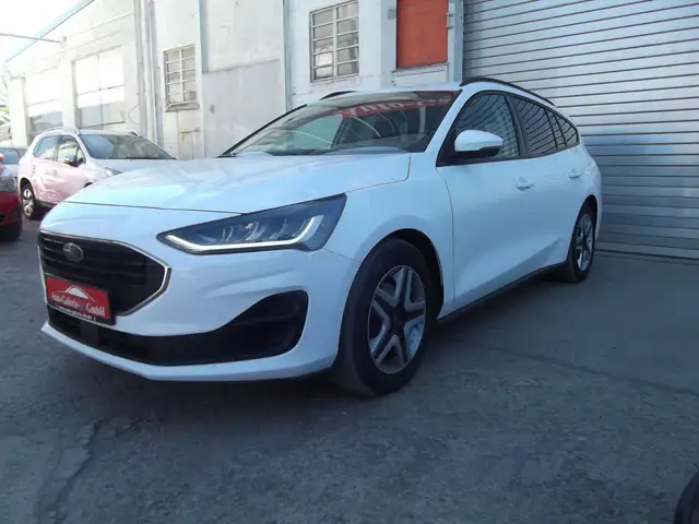 Ford Focus view 4