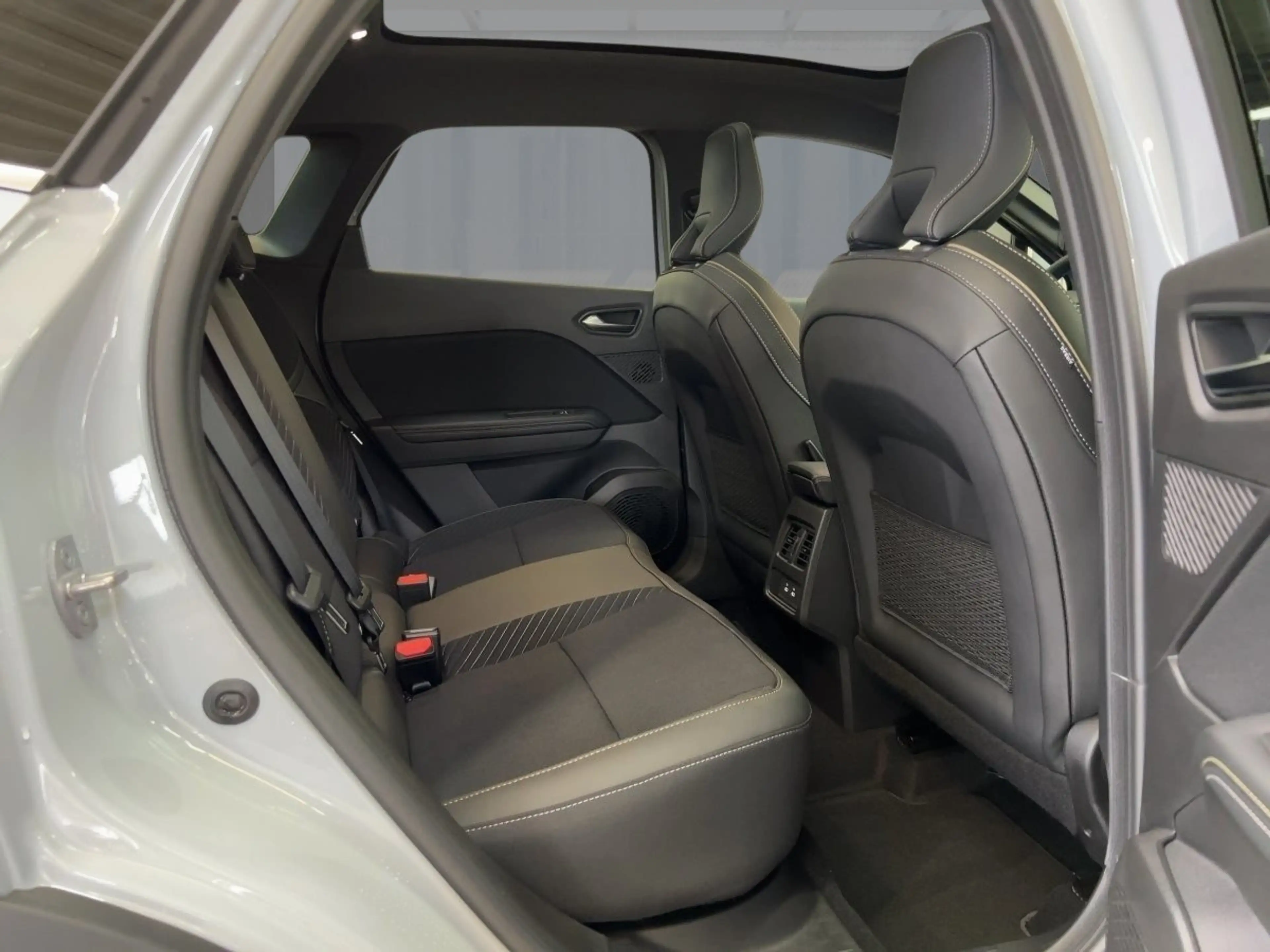 Renault Symbioz Iconic E-TECH Full Hybrid 160 SHZ PDC BT — photo 9