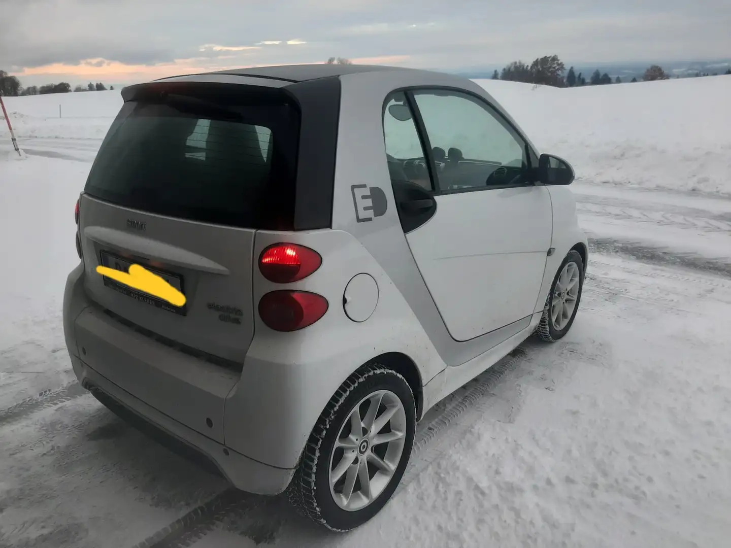 smart forTwo coupé 17,6kWh electric drive (mit Batterie) Weiß - 2