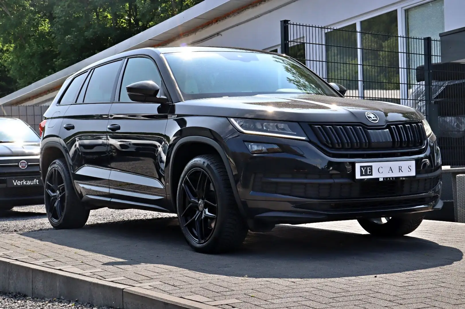 Skoda Kodiaq Sportline 4x4 *ACC*DCC*AHK*LED*NAVI*DAB* Zwart - 2