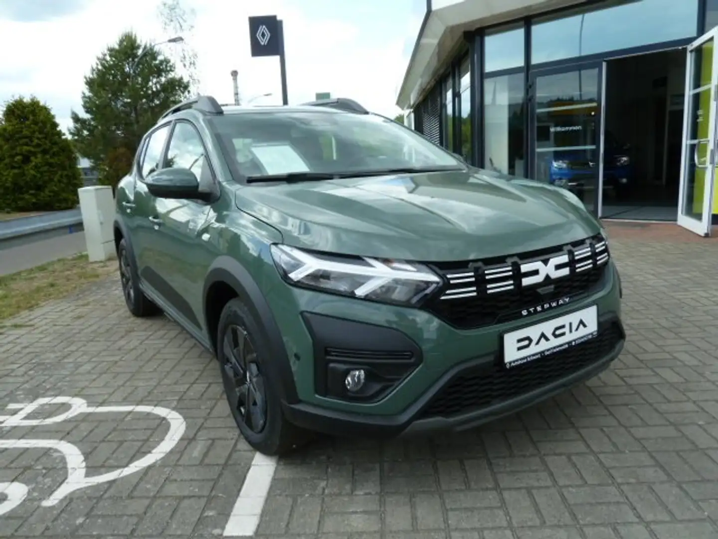 Dacia Sandero Stepway Expression Grün - 1