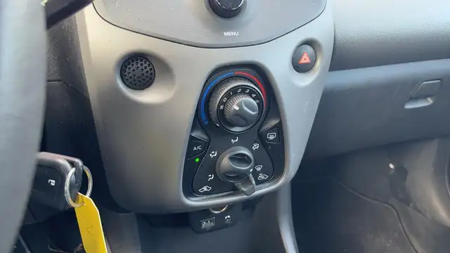 Peugeot 108 view 9