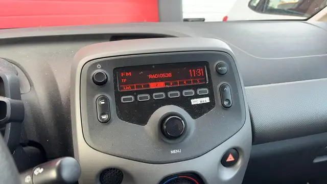 Peugeot 108 view 7