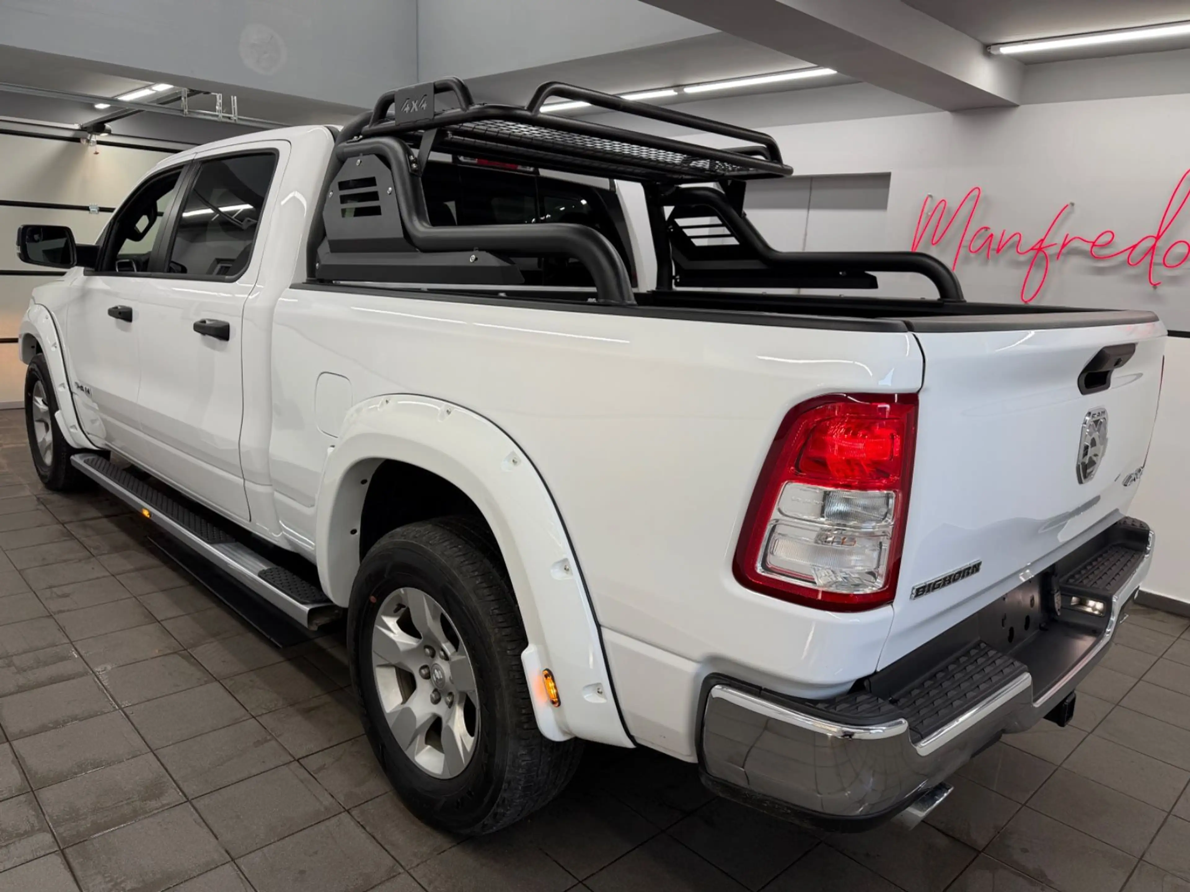 Dodge RAM 1500 5.7 Bighorn Crew 4x4eTorque*6.4FTBox*6S — photo 4