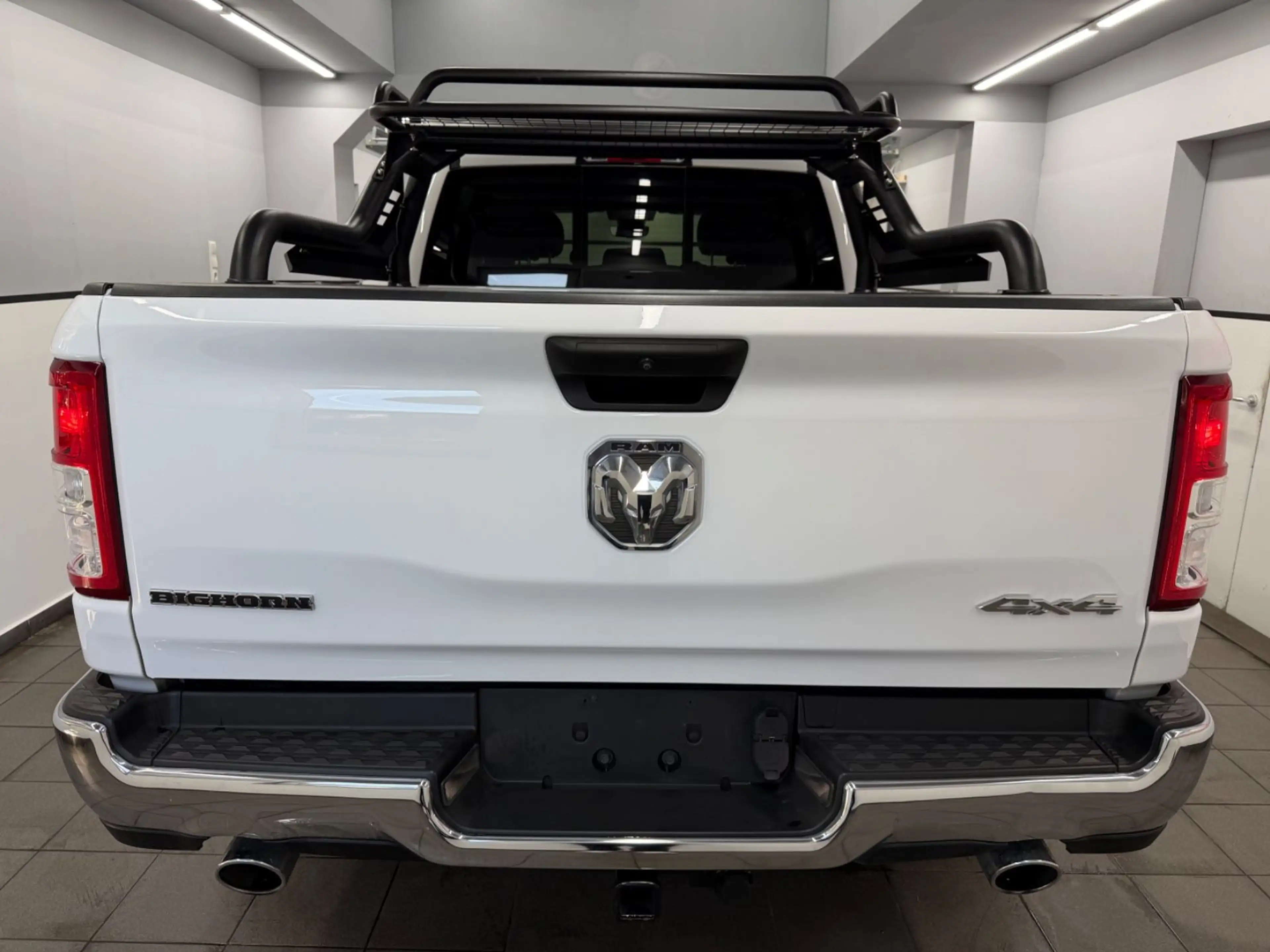 Dodge RAM 1500 5.7 Bighorn Crew 4x4eTorque*6.4FTBox*6S — photo 6