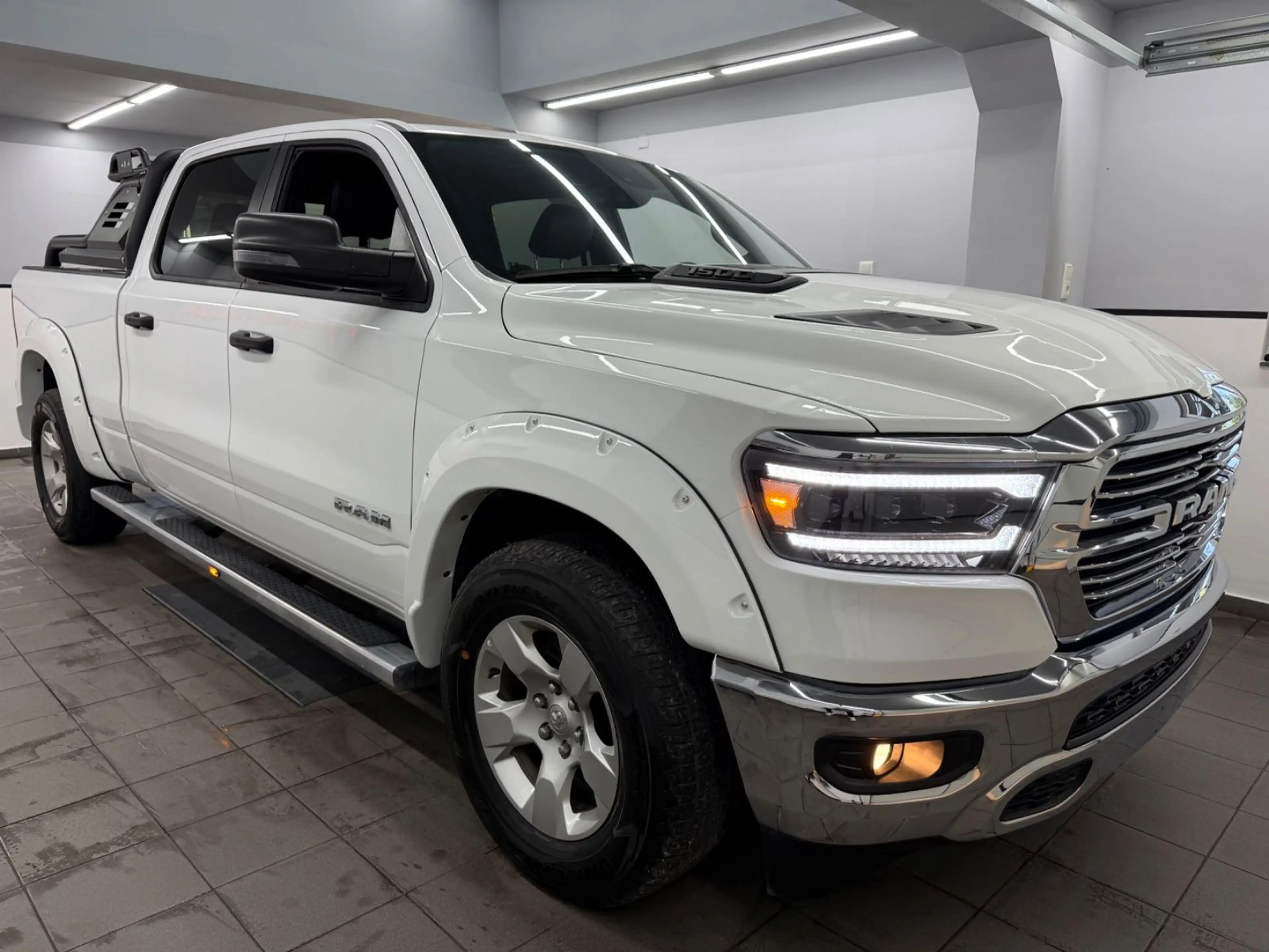 Dodge RAM 1500 5.7 Bighorn Crew 4x4eTorque*6.4FTBox*6S — photo 2