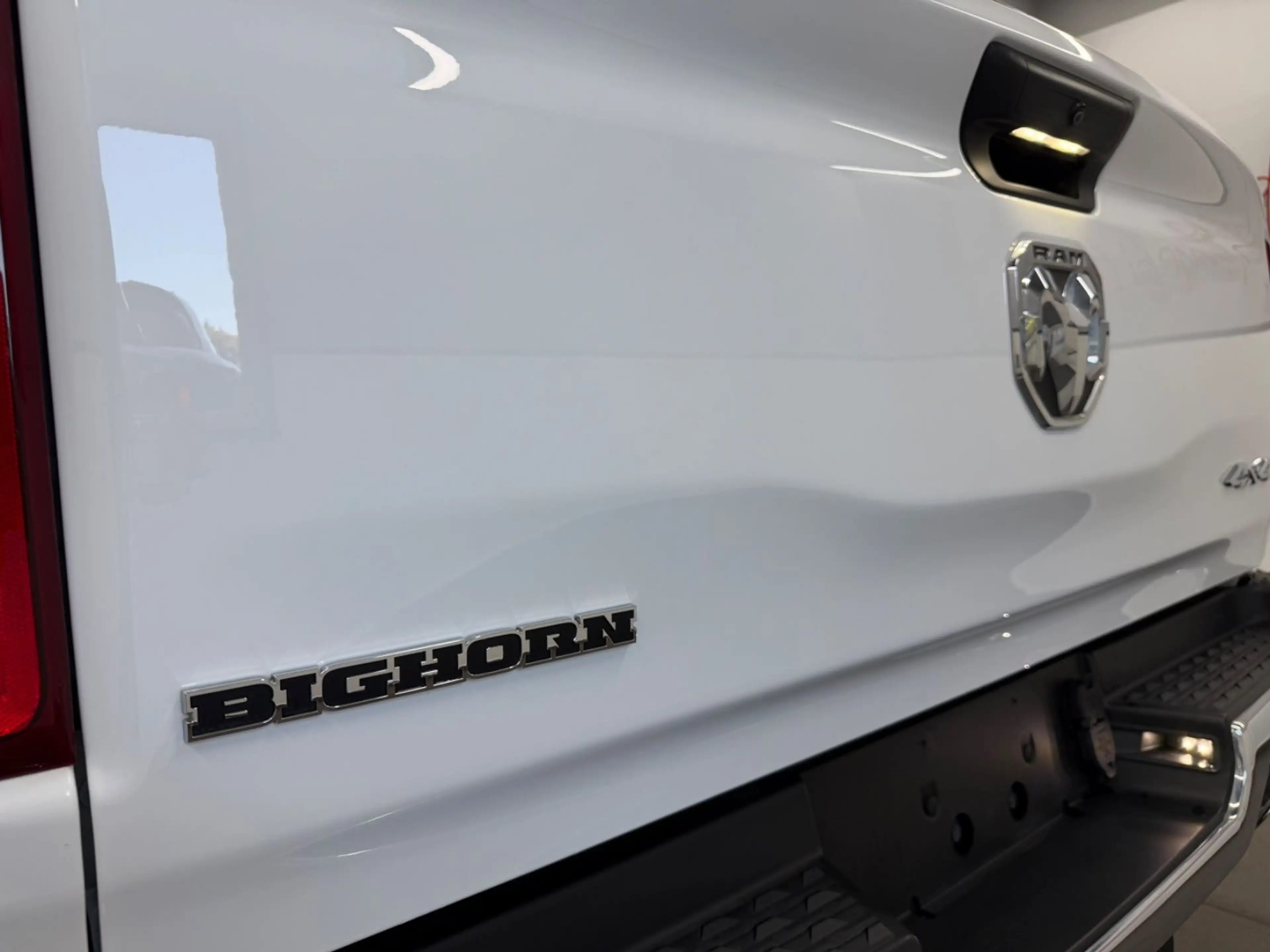 Dodge RAM 1500 5.7 Bighorn Crew 4x4eTorque*6.4FTBox*6S — photo 10