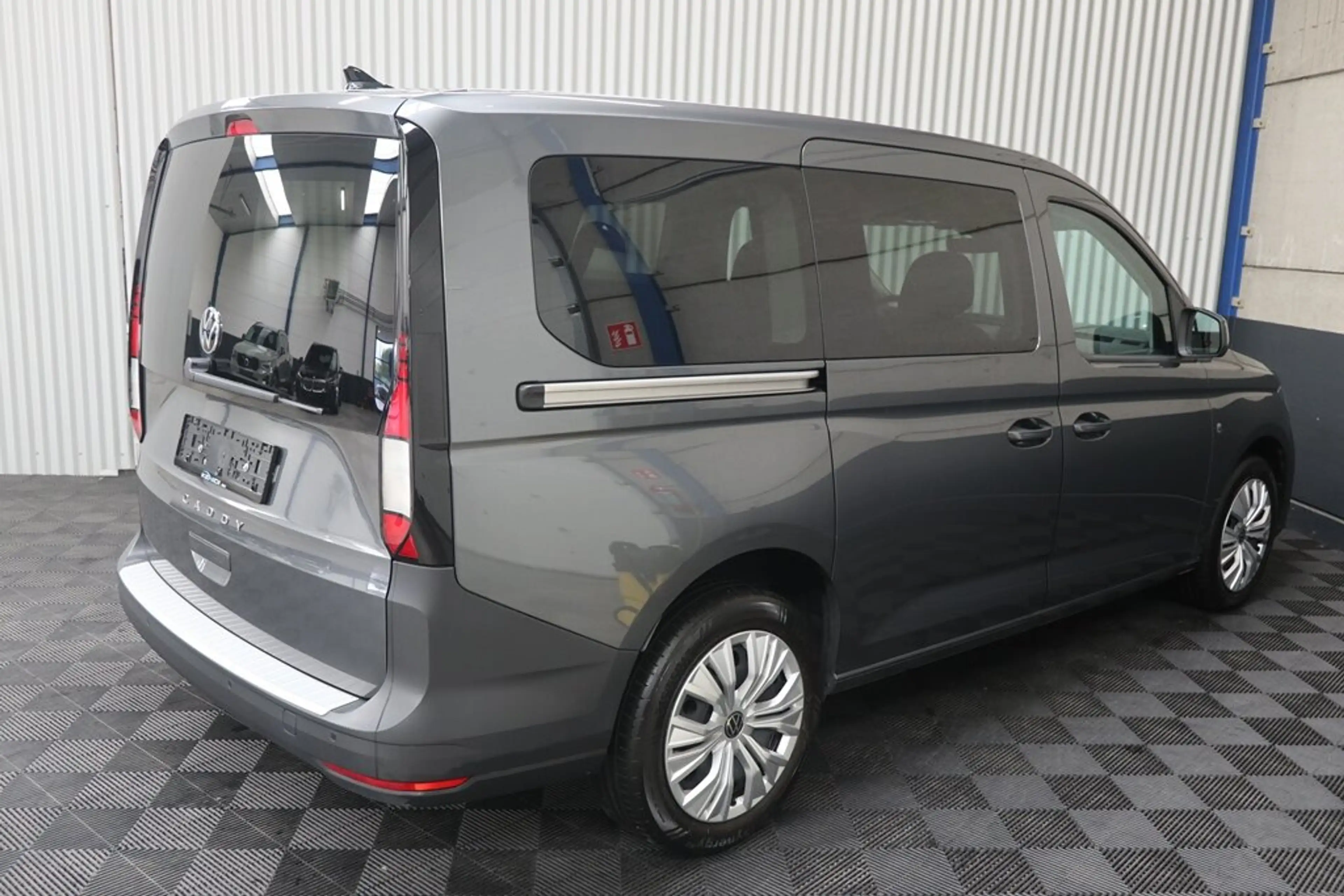 Volkswagen Caddy MAXI 2.0 TDI Lichte vracht/Utilitaire 5 plaatsen Airco Navi — photo 2