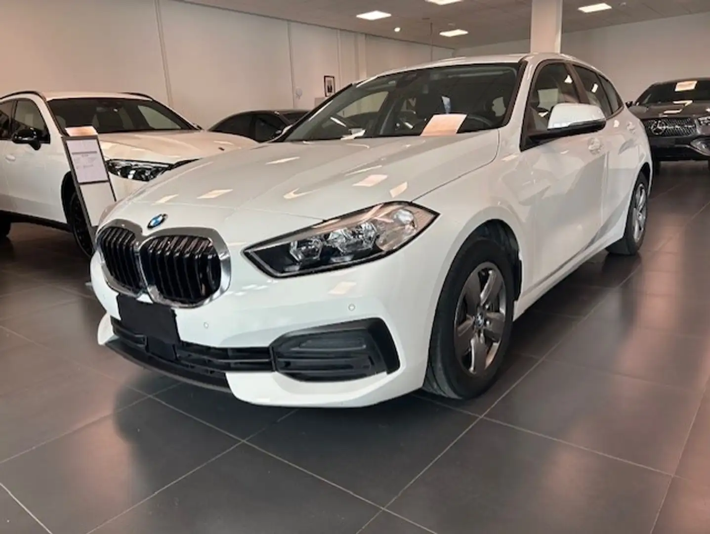 BMW 118 d Advantage auto Bianco - 1