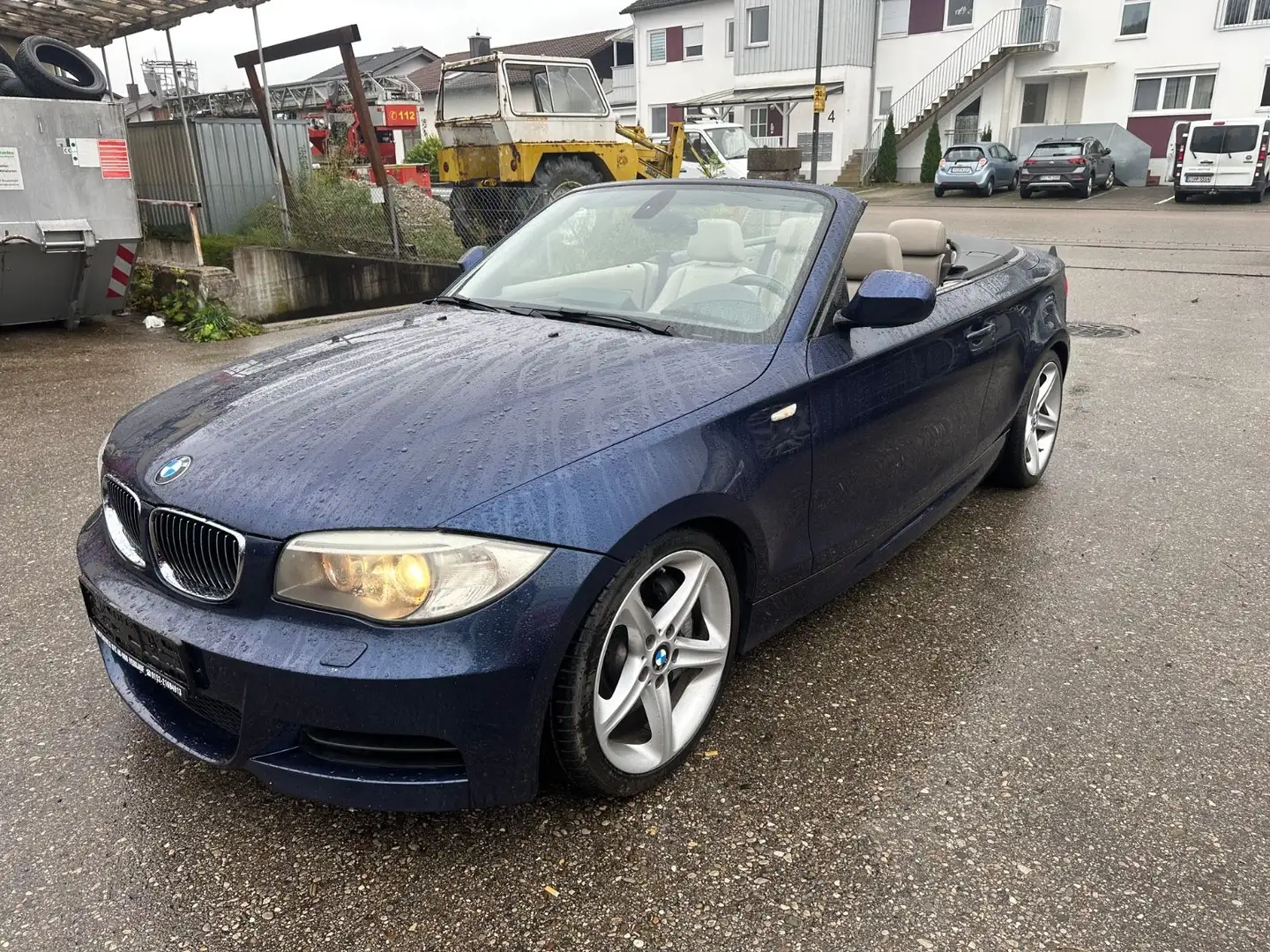 BMW 135 i*WENIG*KM*EUR5*AUT*Idrive*NAV*SHZ plava - 1