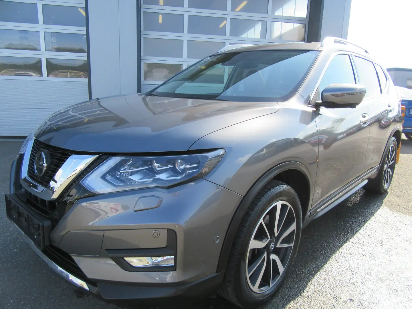 Nissan X-Trail 1,7dCi Tekna ALL-MODE 4x4i Grijs - 2