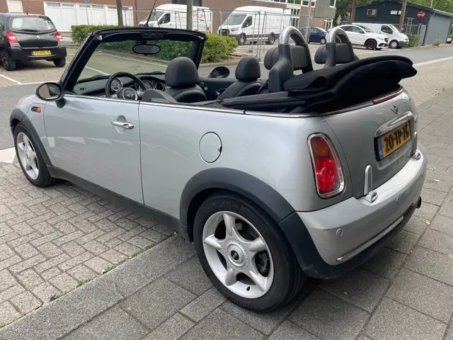 Mini Convertible view 9