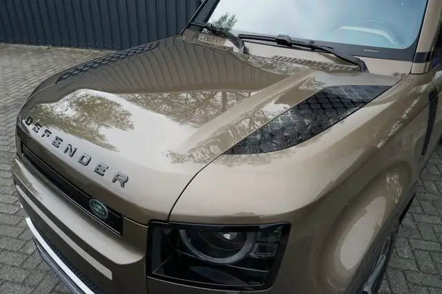 Land Rover Defender view 11