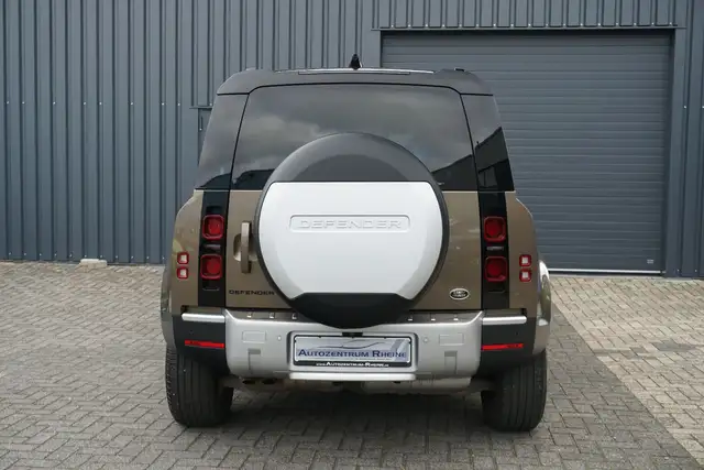 Land Rover Defender view 6