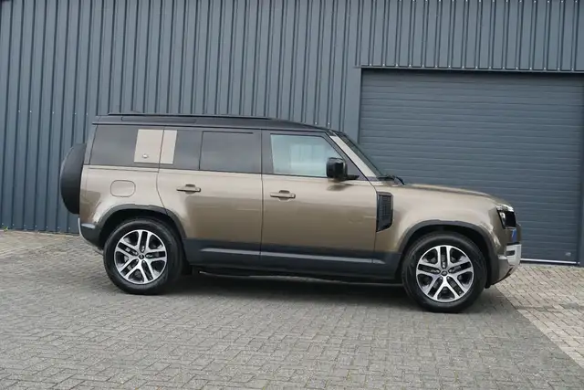 Land Rover Defender view 8