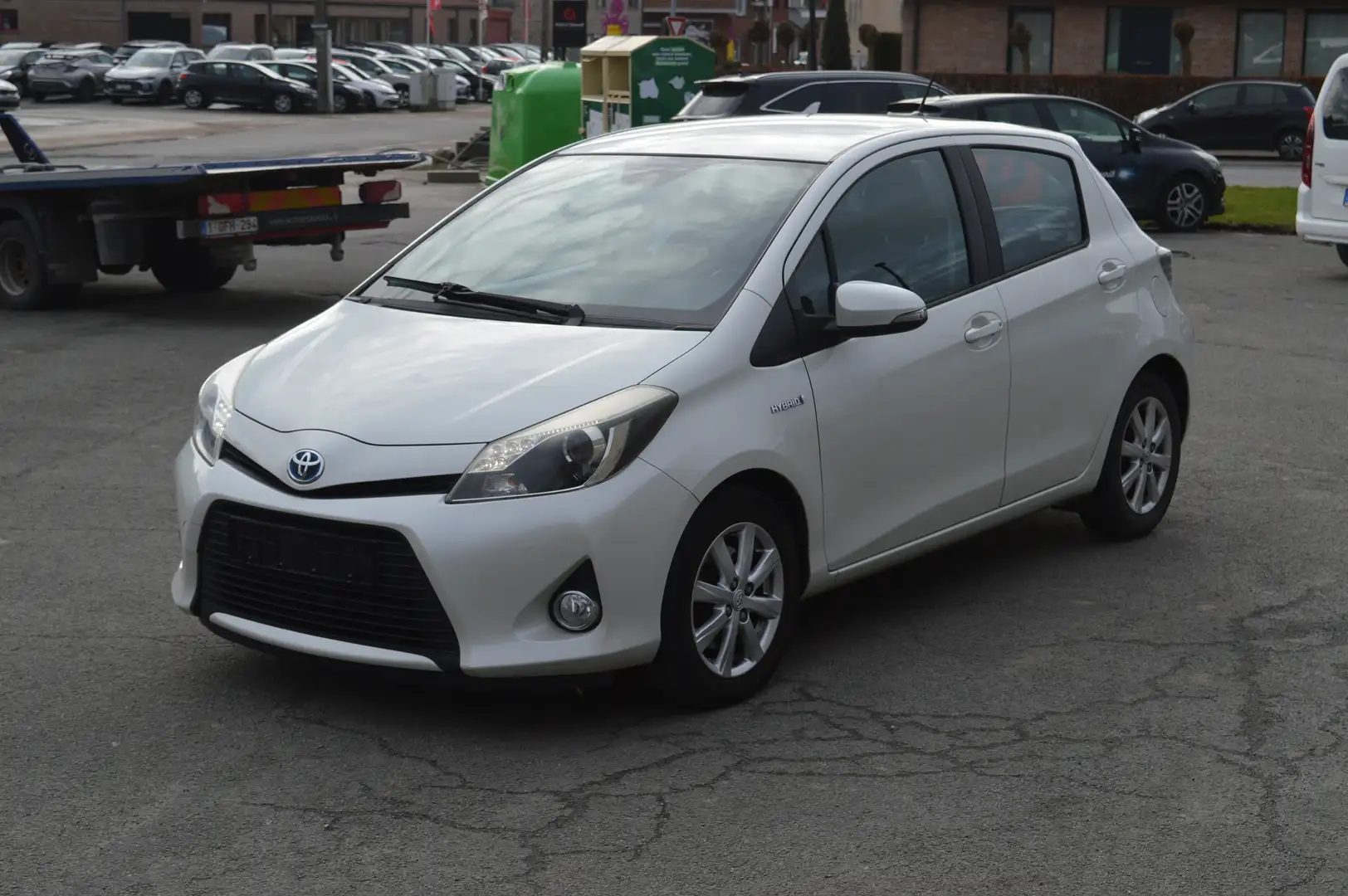 Toyota Yaris 1,5 hybride GPS,Camera,... Blanc - 1