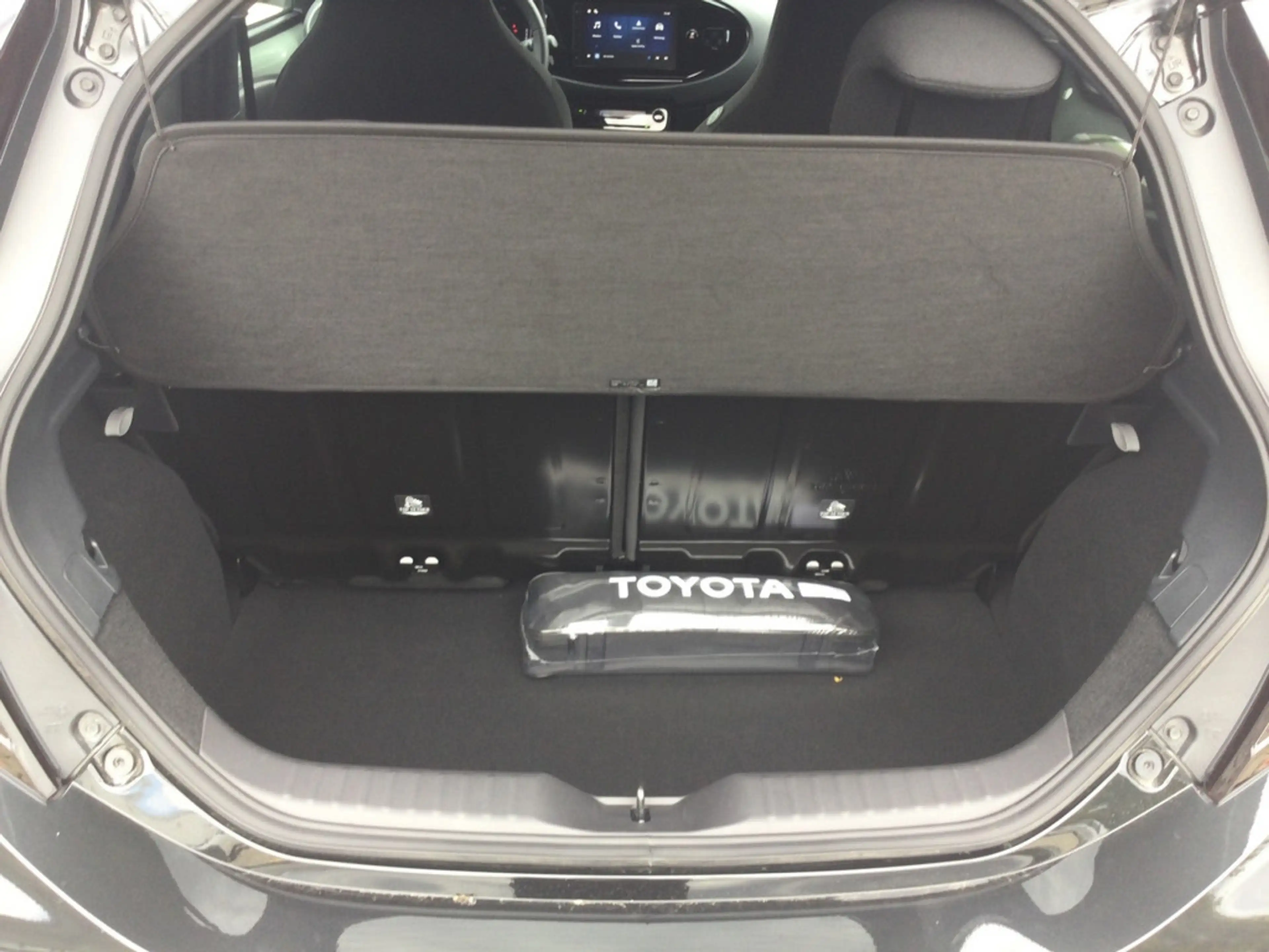 Toyota Aygo X 1.5 Hybrid Teamplayer SHZ & PDC vo+hi — photo 7