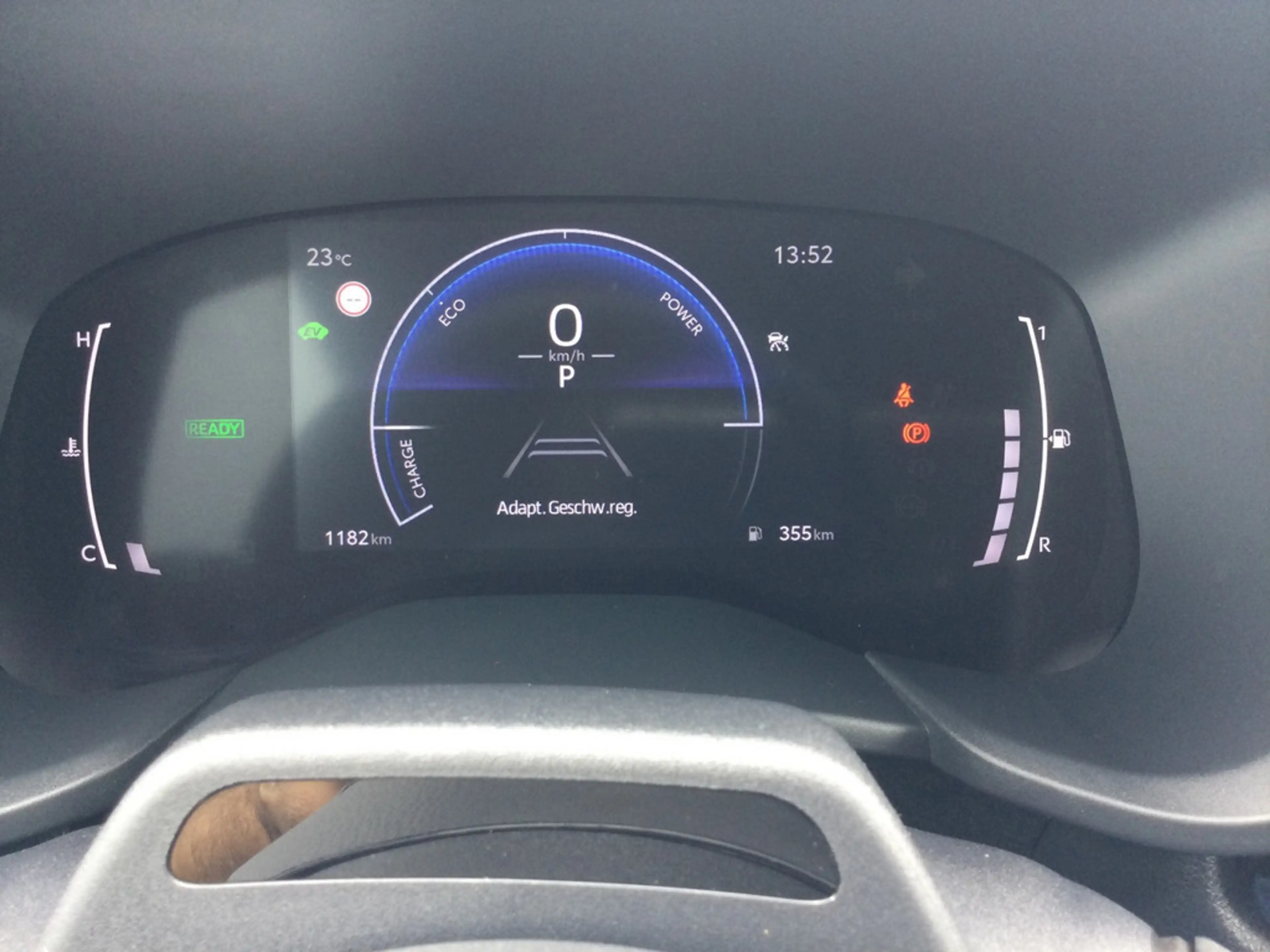 Toyota Aygo X 1.5 Hybrid Teamplayer SHZ & PDC vo+hi — photo 12