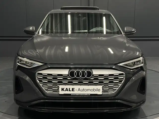Audi Q8 E-Tron view 8