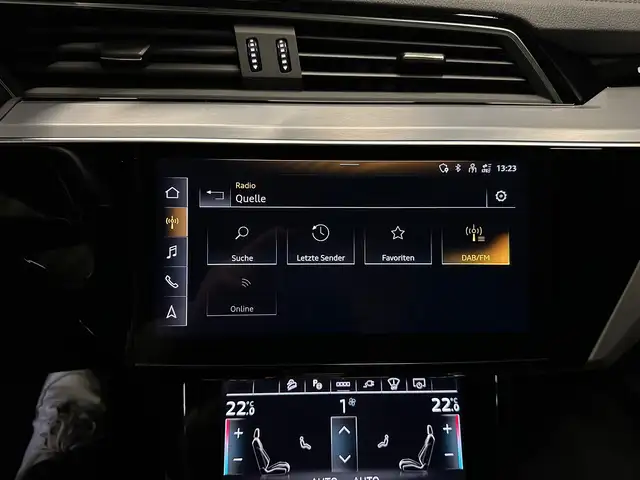 Audi Q8 E-Tron view 28
