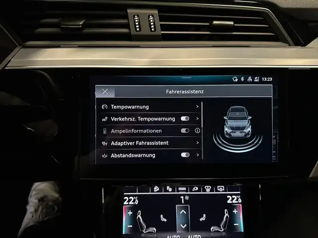 Audi Q8 E-Tron view 25
