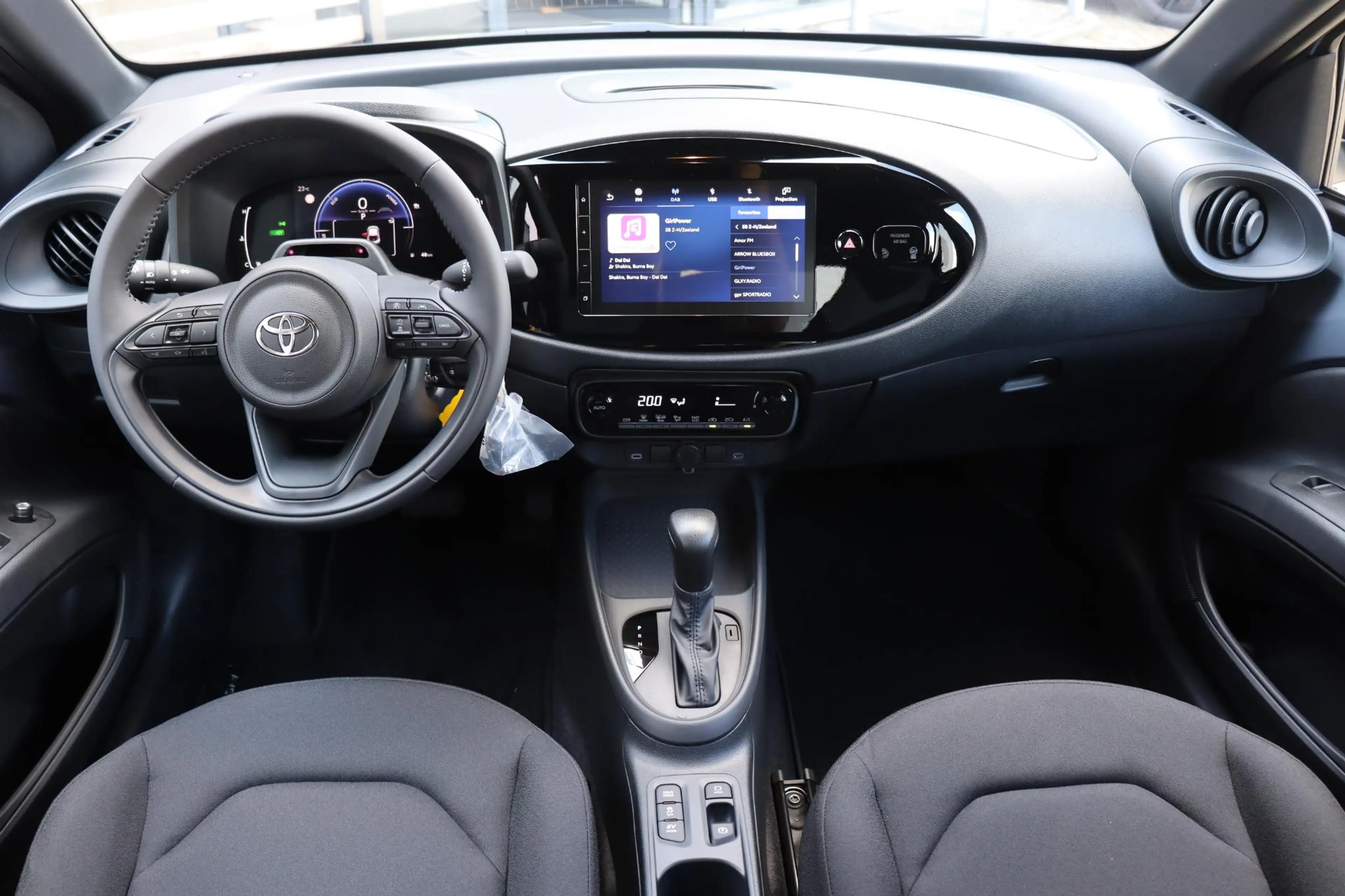 Toyota Aygo X Hybrid 115 play, Go Pack, Nieuw en snel leverbaar! — photo 4