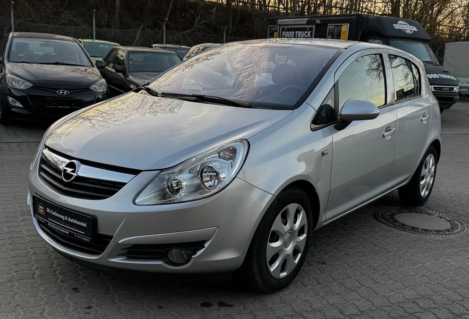 Opel Corsa Edition *TÜV*KLIMAAUTOMATIK*SCHECKHEFT* Silber - 2