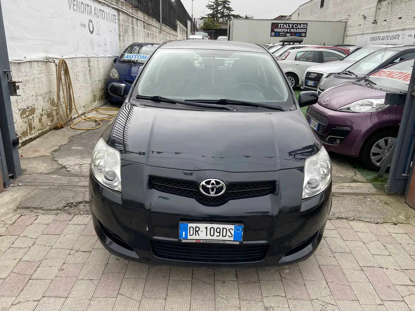 Toyota Auris 5p 1.4 d-4d Sol m-mt - 1