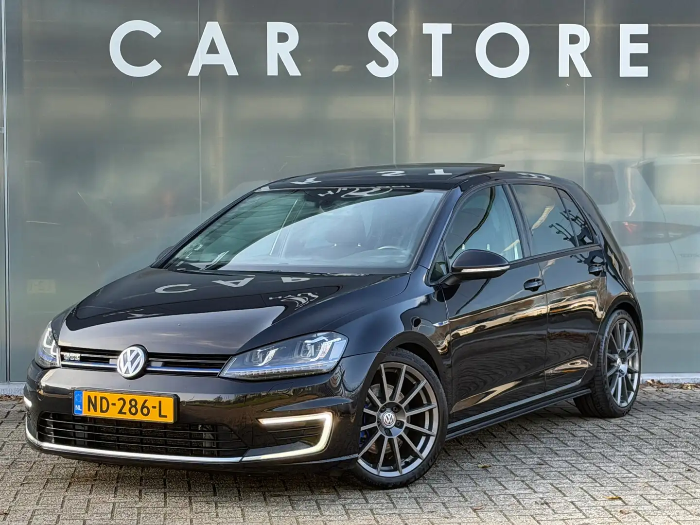 Volkswagen Golf GTE 1.4 TSI PANORAMA NL AUTO Noir - 1