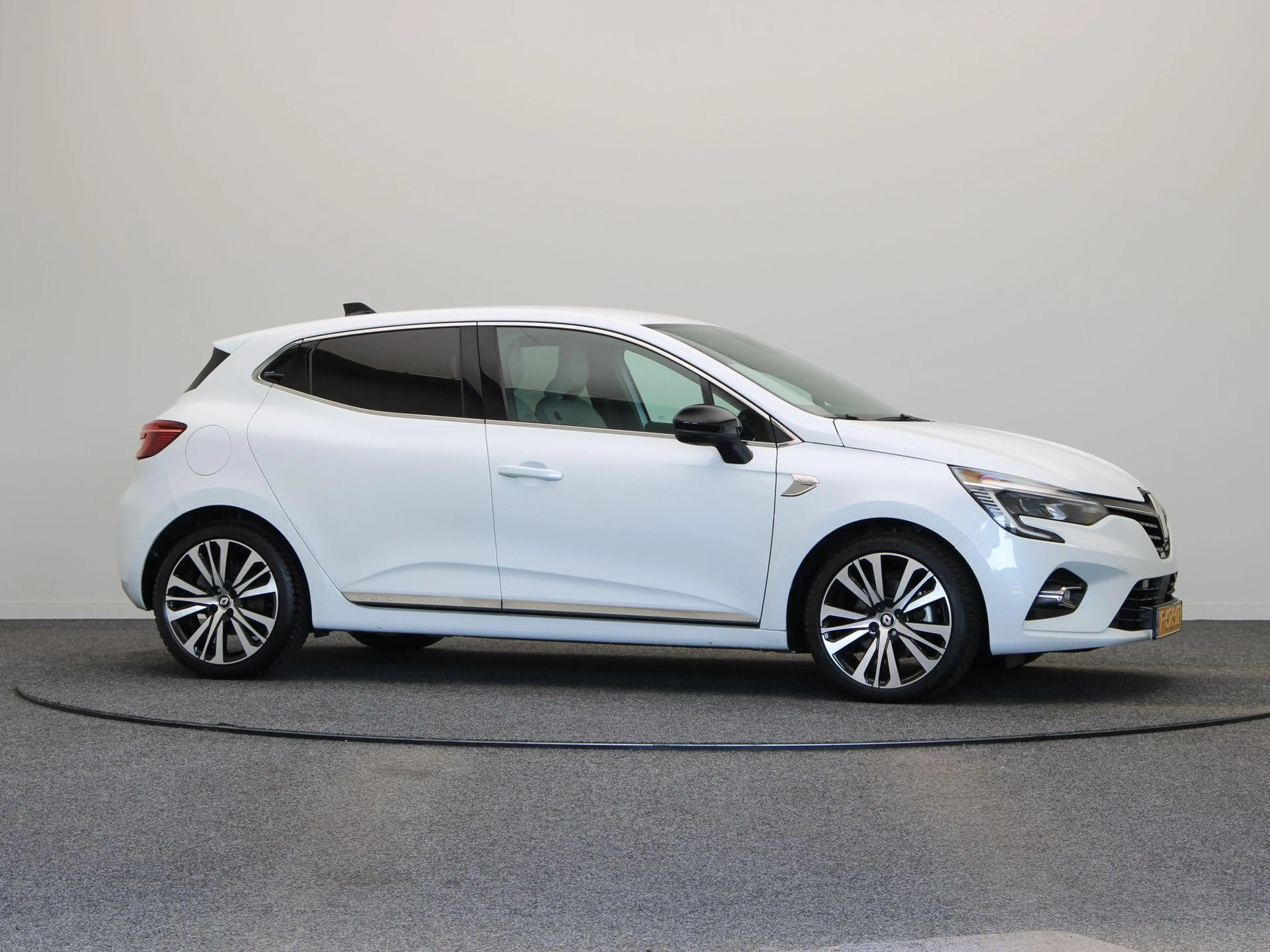 Renault Clio E-Tech Hybrid 140pk Initiale Paris | Stoel- en stu — photo 13