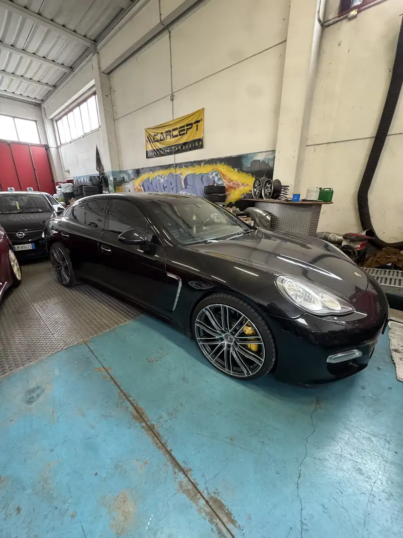 Porsche Panamera 4.8 Turbo - 1