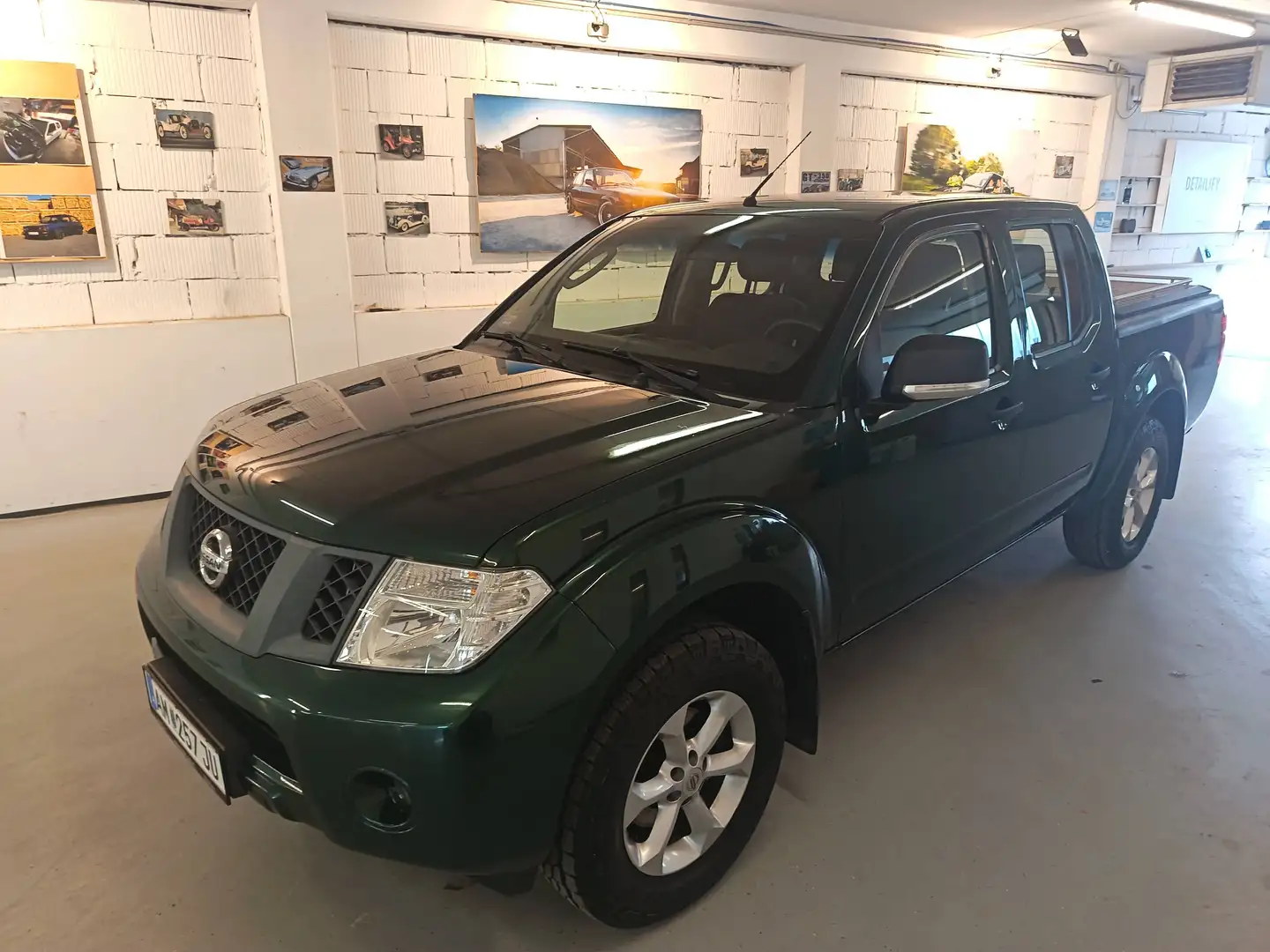 Nissan Navara Double Cab Navara XE 2,5 dCi 4x4 XE Grün - 1
