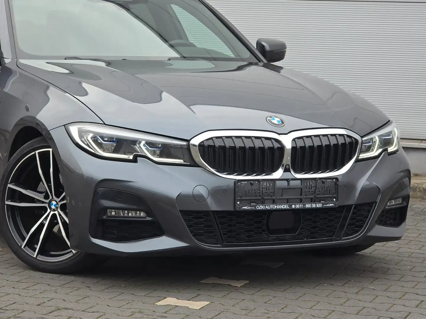 BMW 320 d M Sport (Laser/360 Kamera/Head-Up) Grijs - 2