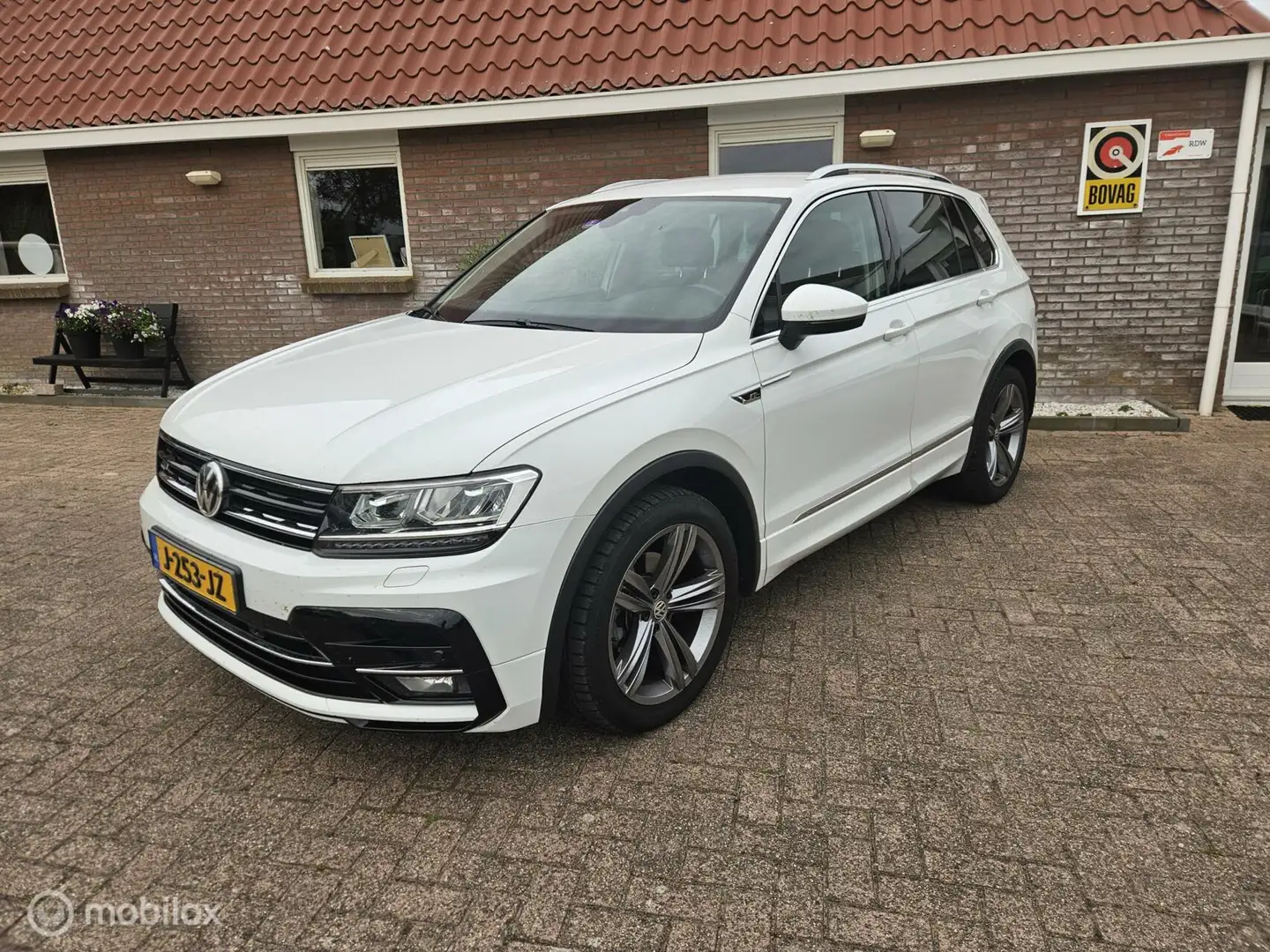 Volkswagen Tiguan 1.5 TSI ACT Highline Business R Wit - 1