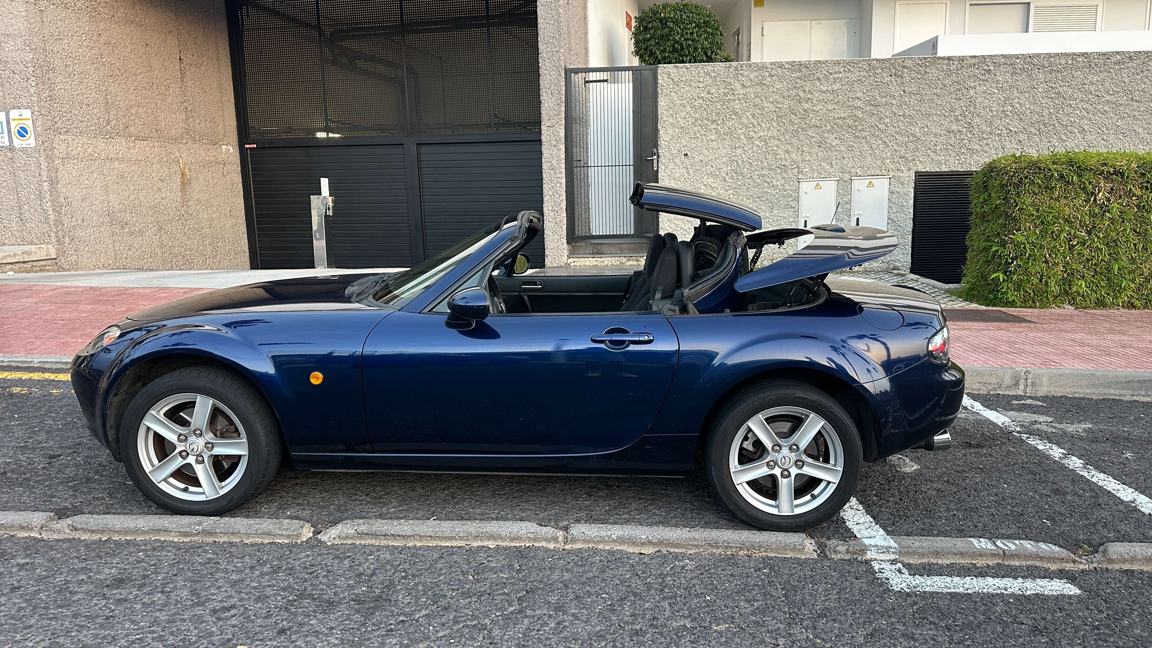 Mazda MX-5 MX-5 Roadster Coupé 1.8 Active Active - foto 1