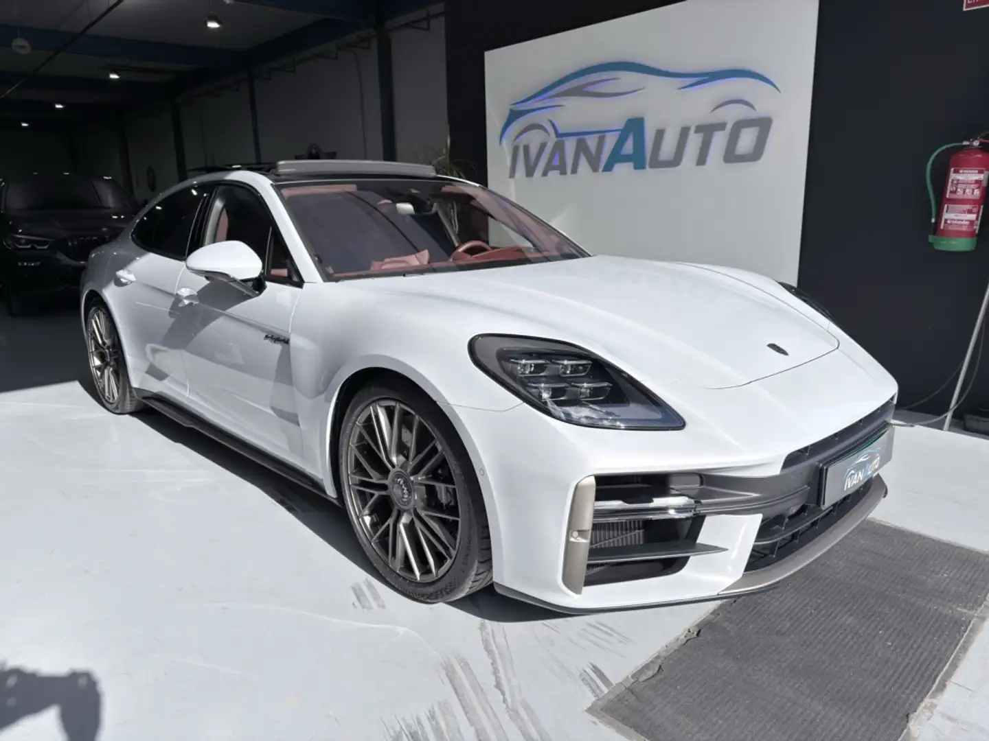 Porsche Panamera Turbo S E-Hybrid Aut. Grijs - 1