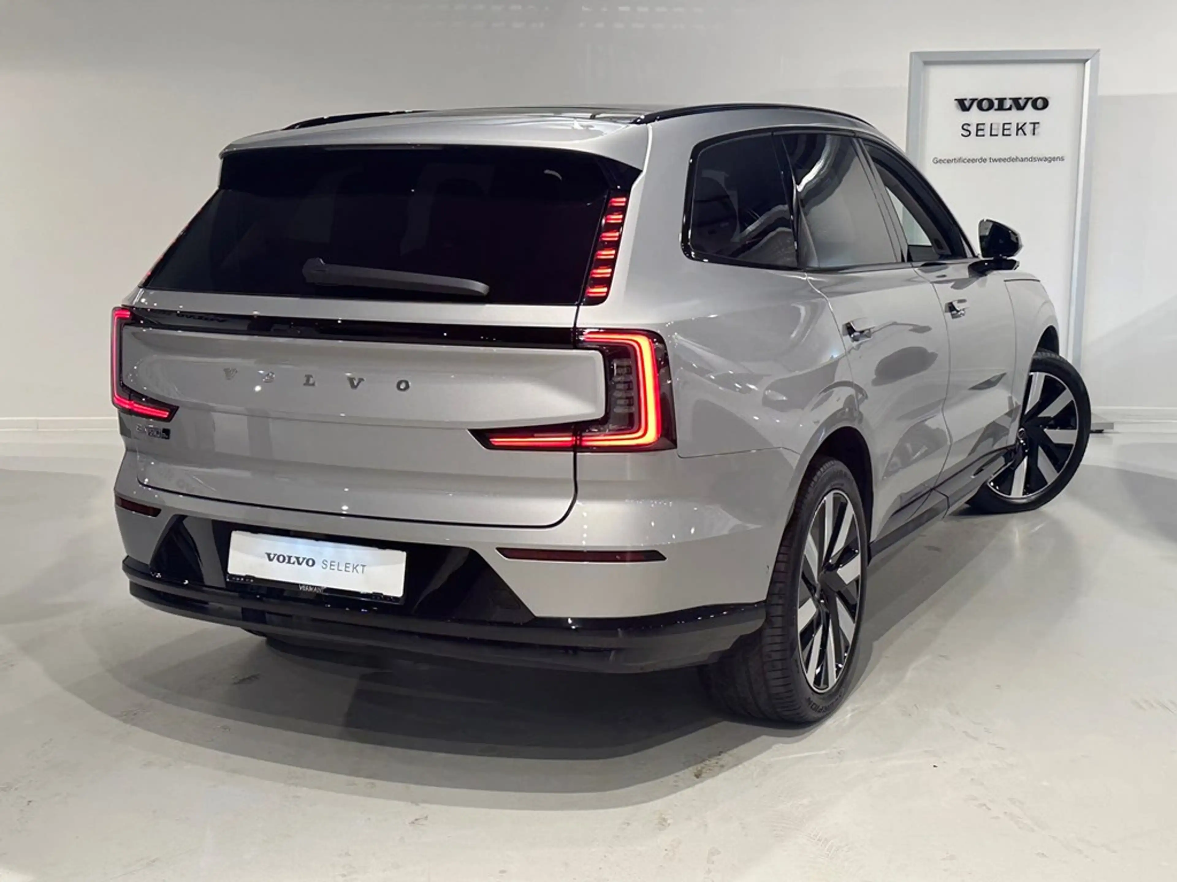 Volvo EX90 Recharge Twin Ultra + LUCHTVERING + B&W ++ SOLD ++ — photo 2